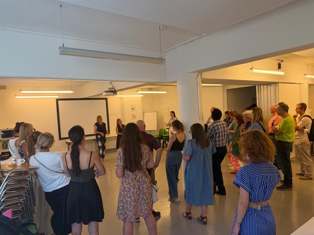 Guests at the 3rd Alter Start Entrepreneurs' Apéro listening to the speakers at Espace Dickens, in Lausanne